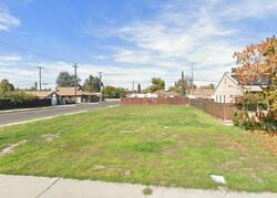 Pre-foreclosure in  E SIMPSON AVE Fresno, CA 93704