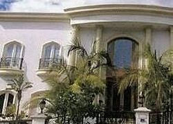 Pre-foreclosure in  FALLING LEAF DR Encino, CA 91316