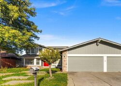 Pre-foreclosure in  Suzanne Dr Pittsburg, CA 94565