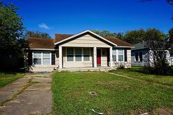  W 8th St, Freeport TX