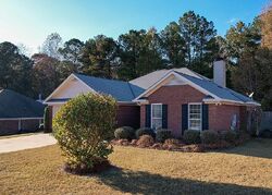 Pre-foreclosure in  Oak Park Dr Opelika, AL 36801