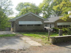 Pre-foreclosure in  SKIDMORE TRL Hopatcong, NJ 07843