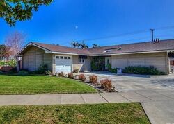 Pre-foreclosure in  E Fairway Dr Orange, CA 92866