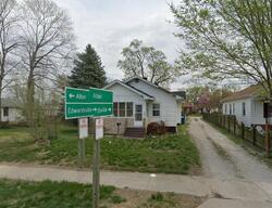 Pre-foreclosure in  S 6th St Wood River, IL 62095