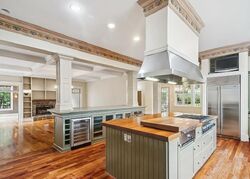 Pre-foreclosure in  Candlewick Rd Lutherville Timonium, MD 21093