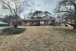 Pre-foreclosure in  Arnold Rd Madison, AL 35758