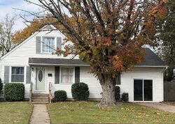 Pre-foreclosure in  Candlewood Dr Hampton, VA 23666
