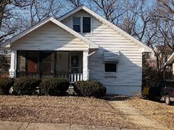 Pre-foreclosure in  S Myrtle St Edwardsville, IL 62025