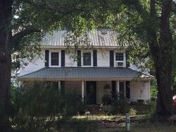 Pre-foreclosure in  TOMS CREEK RD Martin, GA 30557