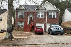 Pre-foreclosure in  Mina Lane Dr Buford, GA 30518