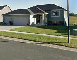 Pre-foreclosure in  Marvs Ln Ne Stewartville, MN 55976