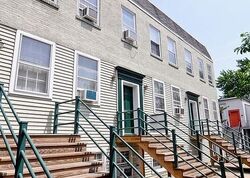 Pre-foreclosure in  N Orleans St Chicago, IL 60614