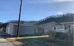 Pre-foreclosure in  Hauser Ave South Shore, KY 41175