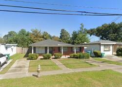 Pre-foreclosure in  Veterans Memorial Blvd Kenner, LA 70062