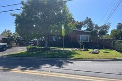 Pre-foreclosure in  Summit Ave Fallbrook, CA 92028