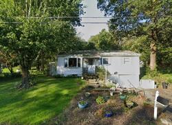 Pre-foreclosure in  Henso Dr Danbury, CT 06811