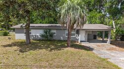 Pre-foreclosure in  SE 15th St Gainesville, FL 32641