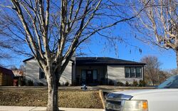 Pre-foreclosure in  Putnam St Kingsport, TN 37660