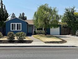 Pre-foreclosure in  PAYRAN ST Petaluma, CA 94952