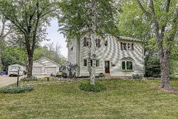 Pre-foreclosure in  Meadow Vw E Brookfield, WI 53005