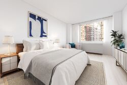 Pre-foreclosure in  Broadway e New York, NY 10023