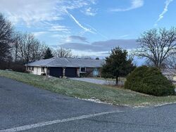 Pre-foreclosure in  Woodlea Dr Waynesboro, PA 17268