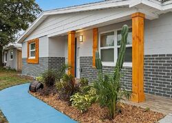 Pre-foreclosure in  Chancery Dr Holiday, FL 34690