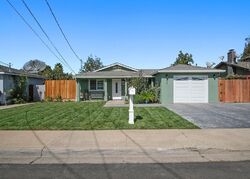 Pre-foreclosure in  Kansas Ave Riverbank, CA 95367
