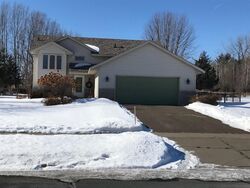 Pre-foreclosure in  Broadway St Lindstrom, MN 55045