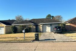 Pre-foreclosure in  Pilgrims Point Dr Friendswood, TX 77546