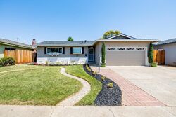 Pre-foreclosure in  La Alondra Way Gilroy, CA 95020