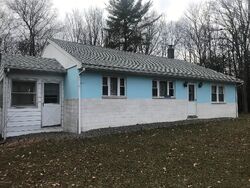  Meeker Outlet Rd, Dallas PA