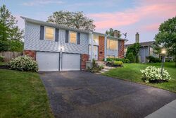 Pre-foreclosure in  Winston Dr Schaumburg, IL 60192