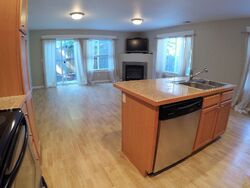 Pre-foreclosure in  Se Division St Unit B Portland, OR 97236