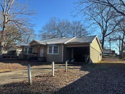 Pre-foreclosure in  Gamble Ave Jasper, AL 35501