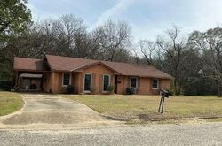 Pre-foreclosure in  Springfield Dr Montgomery, AL 36108