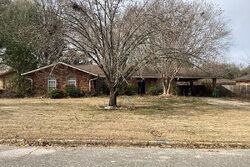Pre-foreclosure in  Wentworth Dr Montgomery, AL 36106