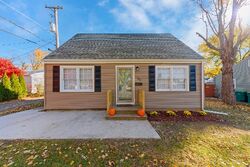 Pre-foreclosure in  Park Dr Joliet, IL 60436