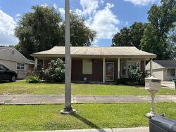 Pre-foreclosure in  Millie Dr Westwego, LA 70094
