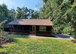 Pre-foreclosure in  Long View Rd Linden, VA 22642