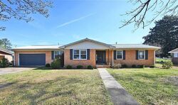Pre-foreclosure in  Pinehurst St Sw Hartselle, AL 35640