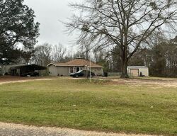 Pre-foreclosure in  Alpine Dr Deatsville, AL 36022