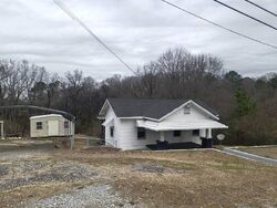 Pre-foreclosure in  Central Ave Anniston, AL 36201