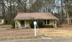 Pre-foreclosure in  Wildwood Dr Phenix City, AL 36869