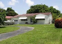 Pre-foreclosure in  PIERCE ST Hollywood, FL 33020