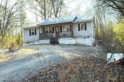 Pre-foreclosure in  Williams Dr Warrior, AL 35180