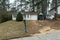 Pre-foreclosure in  Old South Ln Jonesboro, GA 30236