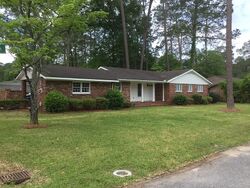  Park Ln, Jesup GA