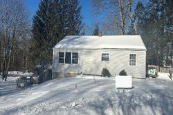 Pre-foreclosure in  Adams Heights Cir Lebanon, CT 06249