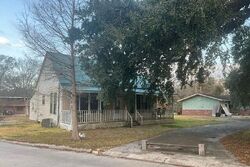 Pre-foreclosure in  Main St Patterson, LA 70392
